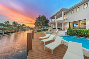 Waterfront Villa in Hollywood! Heated Pool and Game room